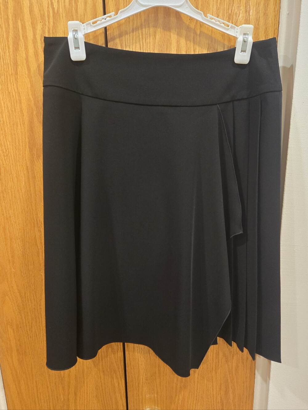 NWT Weekend Max Mara Black Asymmetrical Pleated-Panel Faux Wrap Front Skirt Sz10 - Picture 3 of 8